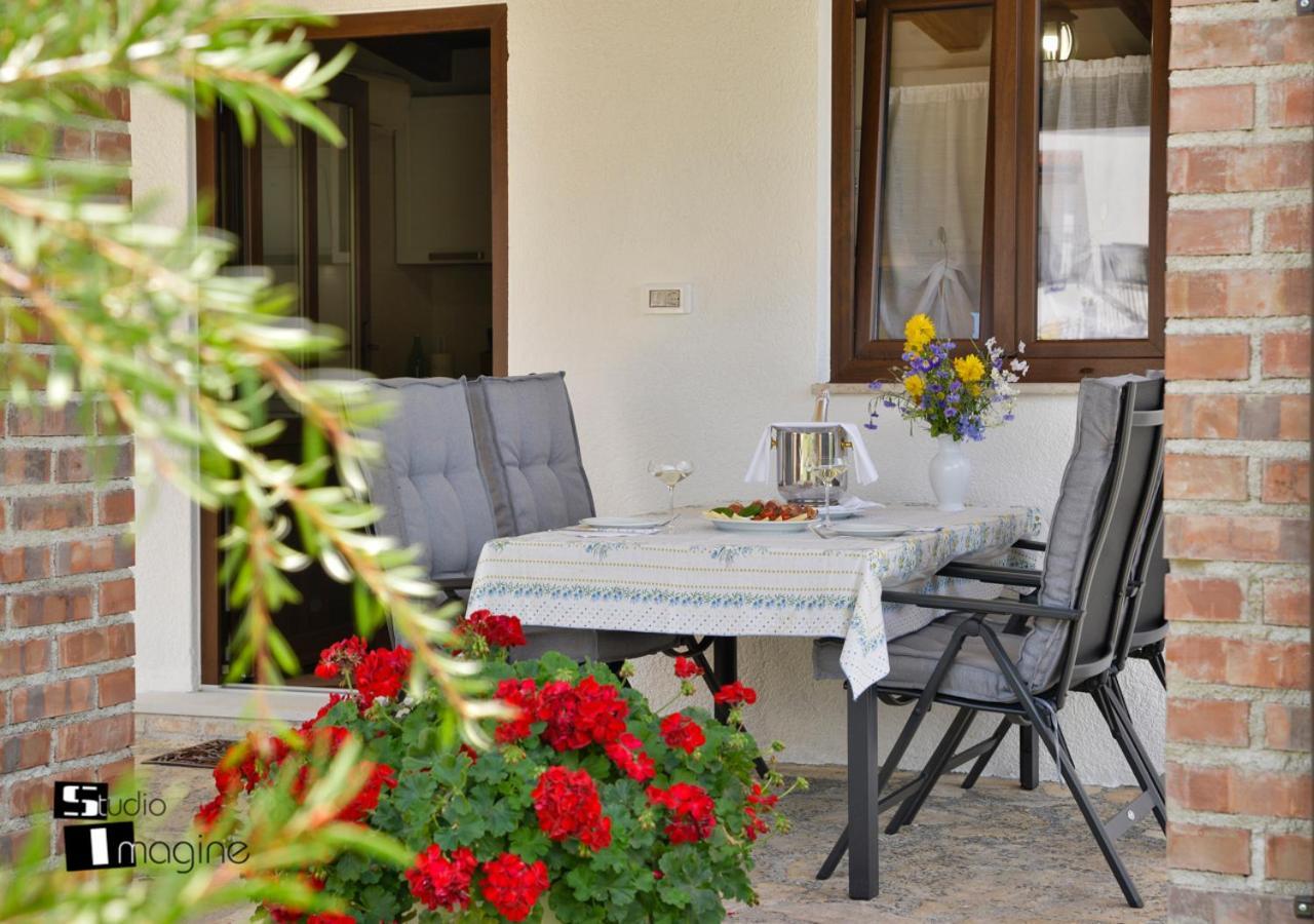 Charming Stone Cottage By The Sea Umag Exterior foto