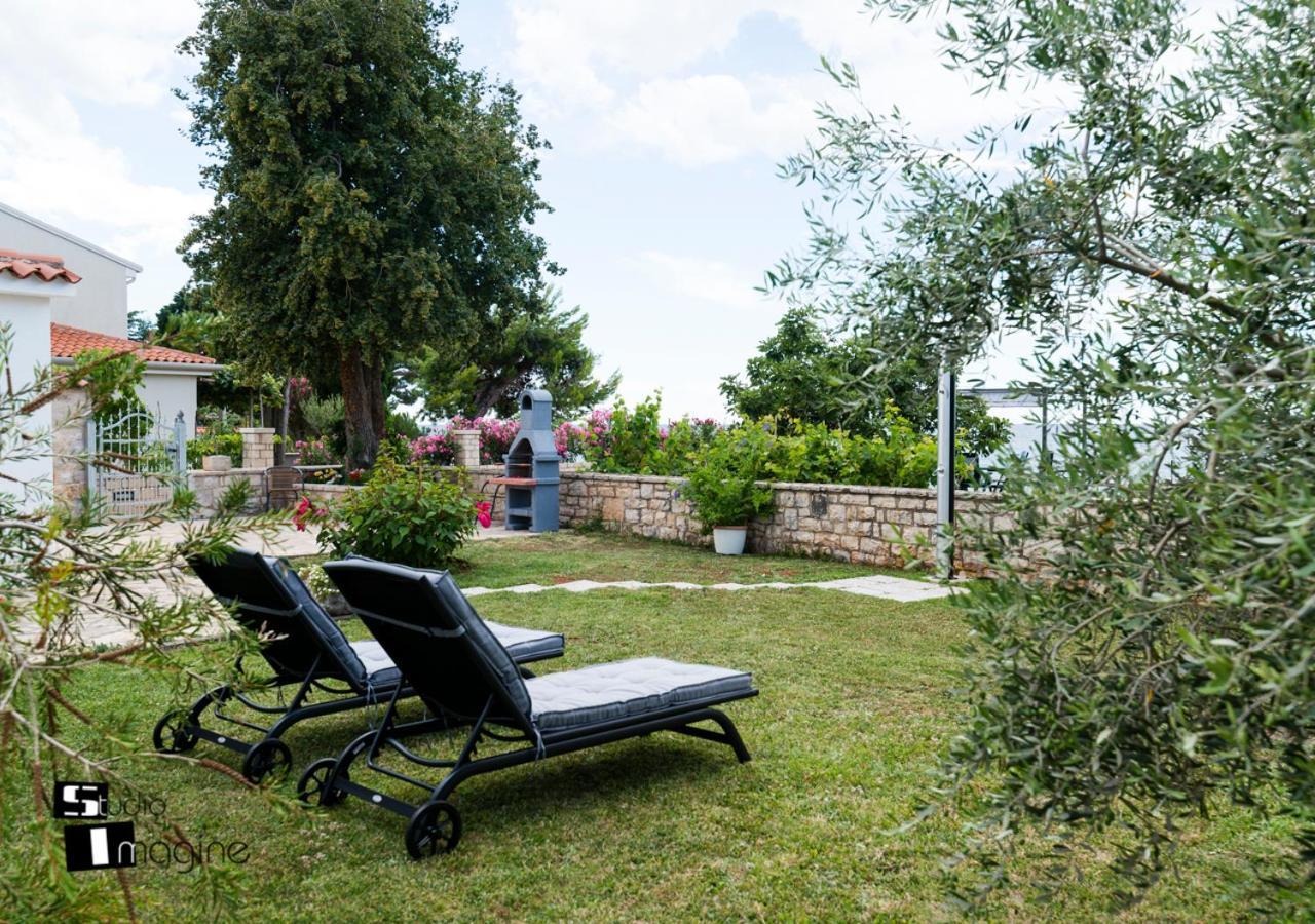 Charming Stone Cottage By The Sea Umag Exterior foto