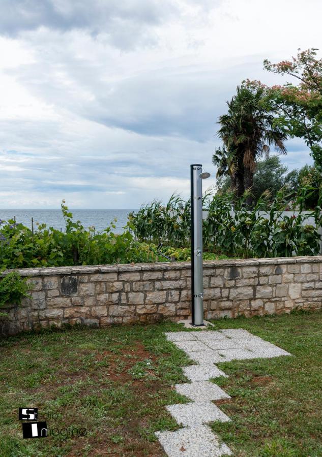 Charming Stone Cottage By The Sea Umag Exterior foto