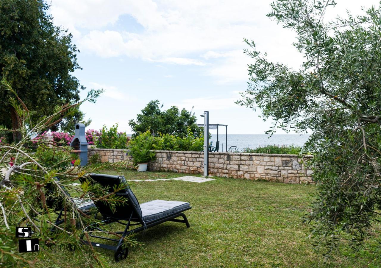 Charming Stone Cottage By The Sea Umag Exterior foto