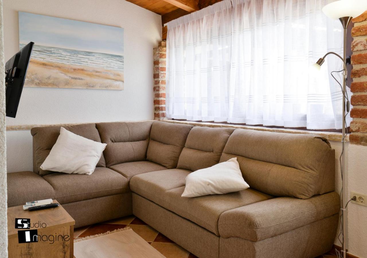 Charming Stone Cottage By The Sea Umag Exterior foto