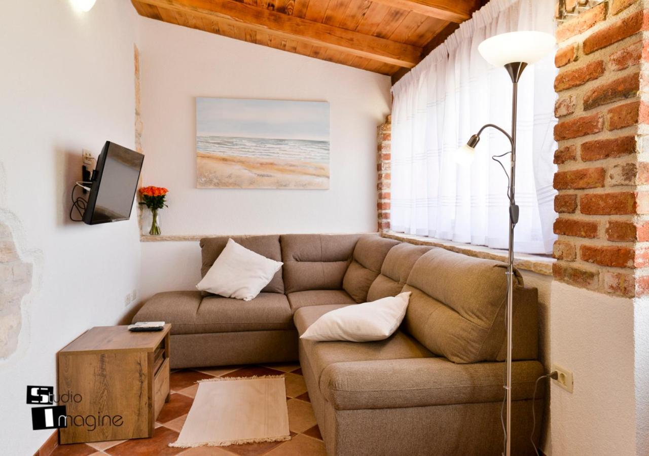 Charming Stone Cottage By The Sea Umag Exterior foto